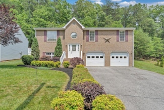 4161 Daugherty Rd, Salem, VA 24153