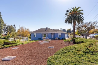 25 Landen Ln, Watsonville, CA 95076