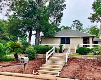 3062 Poe Dr, Montgomery, TX 77356