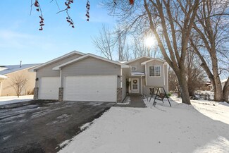 612 Sunwood Park Dr, Waite Park, MN 56387