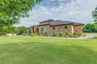 138 Whispering Winds Dr, Gunter, TX 75058