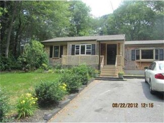 63 Riverside Dr, Berkley, MA 02779