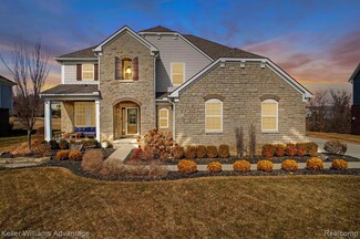 1950 Trowbridge Ln, Commerce Charter Township, MI 48382