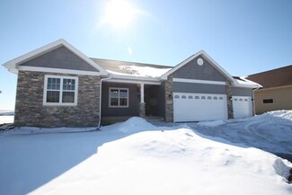4430 Memorial Cir, Windsor, WI 53598