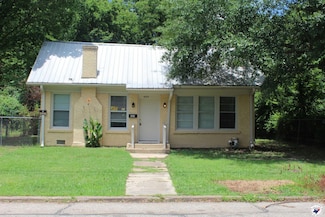 404 W 5th St, Hope, AR 71801