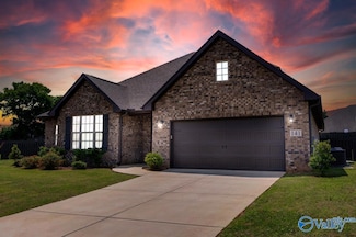 141 Slade Thomas Dr, Meridianville, AL 35759