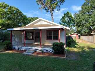 5515 3rd St SE, Highland City, FL 33846