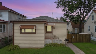 2804 Schrage Ave, Whiting, IN 46394