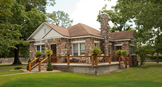 924 W Chestnut St, Houston, MO 65483
