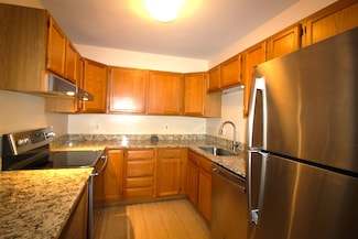 5 Tsienneto Rd Unit 196, Derry, NH 03038