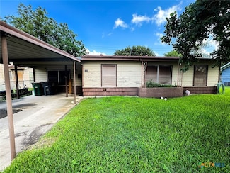 1606 Milam Dr, Victoria, TX 77901