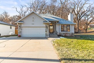 808 Mckenzie Ave, Council Bluffs, IA 51503