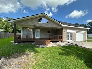 6033 Perry Ln, Lake Charles, LA 70605