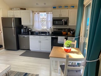 953 Commercial St Unit 5, Provincetown, MA 02657