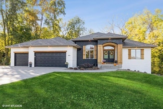 751 Highland Park Ave, Coralville, IA 52241