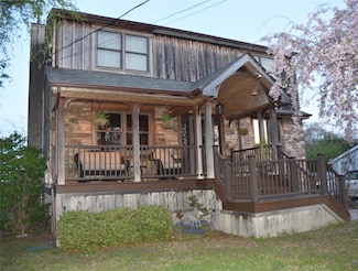 39 Central Ave, Amityville, NY 11701