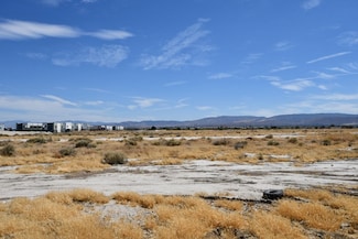 32 W Avenue H 8, Del Sur, CA 93536