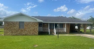 111 E 165th St, Galliano, LA 70354