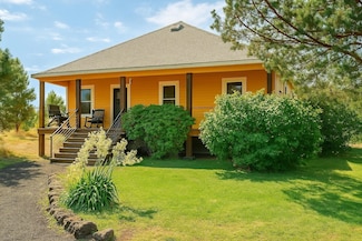 8733 Bunny Ln, Montague, CA 96064