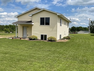208 2nd St, Henning, MN 56551