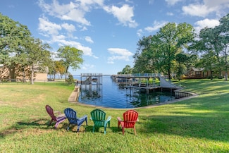 355 Beachside Dr, Trinidad, TX 75163