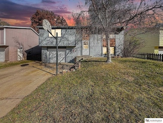 5044 Grassridge Rd, Lincoln, NE 68512