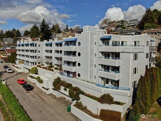 2244 13th Ave W Unit 110, Seattle, WA 98119