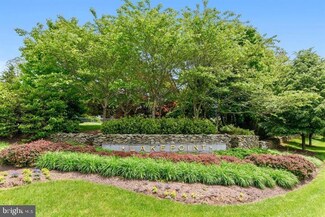 17593 Marbury St, Round Hill, VA 20141