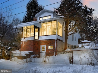 735 W John St, Frackville, PA 17931