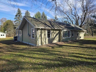 425 S East St, Plainfield, WI 54966