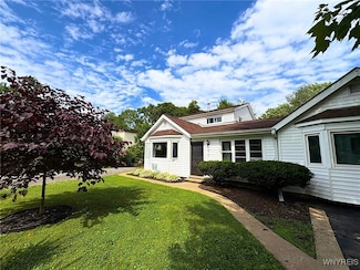 6817 Revere Dr, Derby, NY 14047