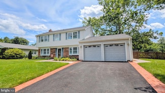 13129 Pennerview Ln, Fairfax, VA 22033