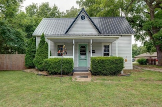 645 N Walnut Ave, Republic, MO 65738