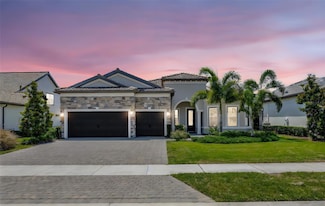 8033 Grande Shores Dr, Sarasota, FL 34240