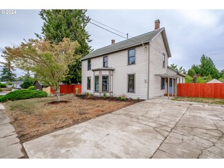 109 Eluria St, Oregon City, OR 97045