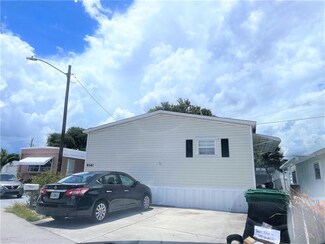 8541 SW 15th Ct, Davie, FL 33324
