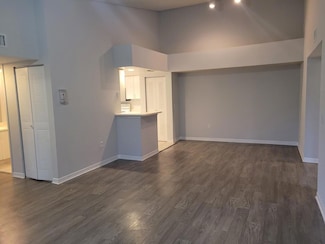4197 N Haverhill Rd Unit 212, West Palm Beach, FL 33417