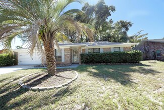 1120 Coral Dr, Niceville, FL 32578