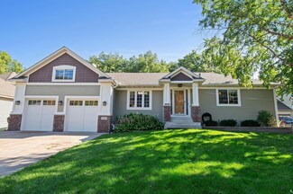 9319 Harpers Ct NE, Minneapolis, MN 55449