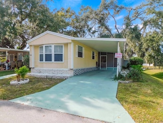 3829 Oakcrest Ln, Zephyrhills, FL 33541