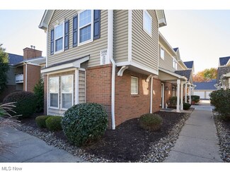 3398 Lenox Village Dr Unit 235, Fairlawn, OH 44333