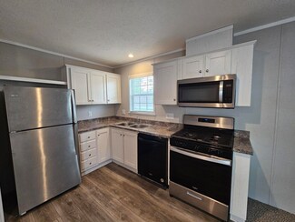 3660 S Lapeer Rd Unit 127, Metamora, MI 48455