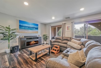 2 Ann St Unit 307, Clifton, NJ 07013