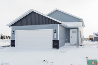 2531 37th Ave S, Moorhead, MN 56560