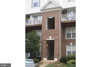 12614 Fair Crest Ct Unit 302, Fairfax, VA 22033