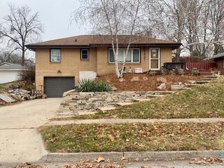1537 E 35th St, Des Moines, IA 50317