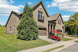 189 Village Cir, Lebanon, TN 37087