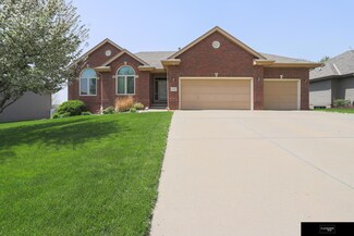 8620 S 100th St, La Vista, NE 68128