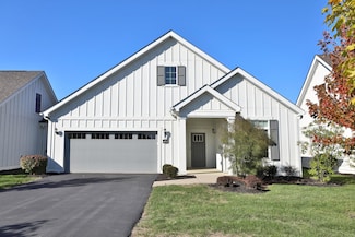 6947 Hollyhock Dr, New Albany, OH 43054