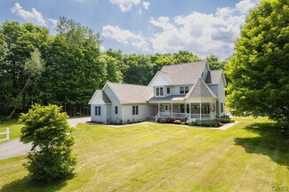 19 Hickory Grove Rd, Fulton, NY 13069